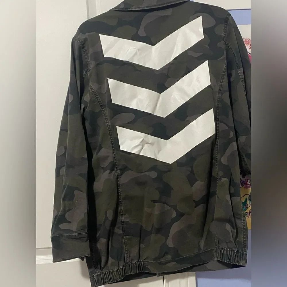 Express chevron print camo jacket - Picture 8 of 8